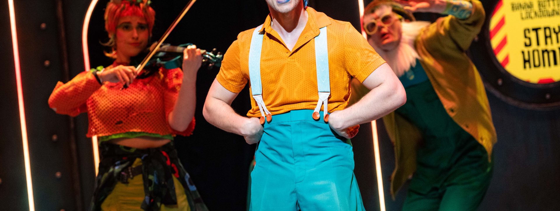 🌊🗨️ A View From the Stalls: Meet Tom Read Wilson ahead of his role as SQUIDWARD!