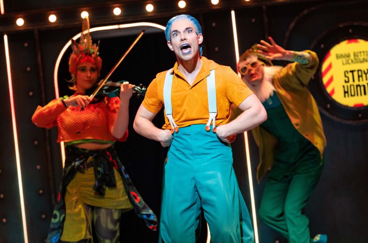 🌊🗨️ A View From the Stalls: Meet Tom Read Wilson ahead of his role as SQUIDWARD!