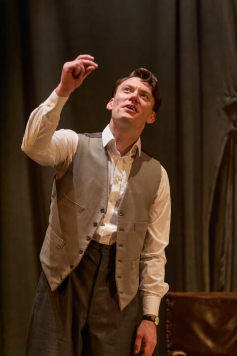 The Woman in Black Tour 2023/24
by Susan Hill adapted by Stephen Mallatratt

Cast

MALCOLM JAMES
Arthur Kipps

MARK HAWKINS
The Actor